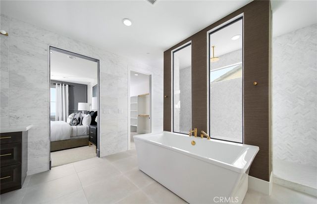11826 Canoga Avenue, Chatsworth, CA 91311