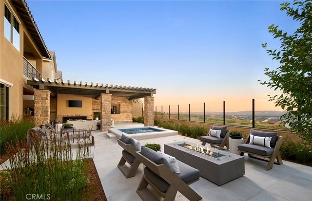11826 Canoga Avenue, Chatsworth, CA 91311