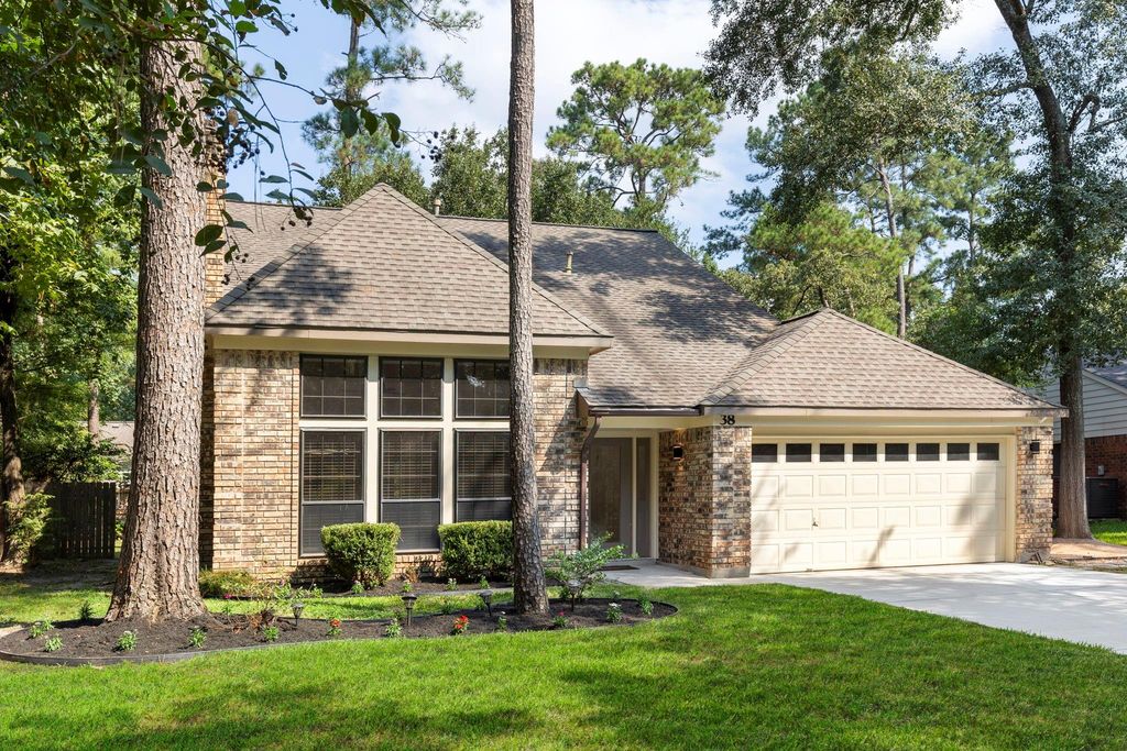 38 Cricket Hollow Place, The Woodlands, TX 77381