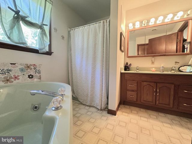 14236 DRAPERS MILL RD, Greensboro, MD 21639