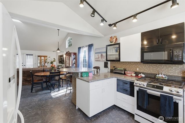 3206 Olympia Way, Longview, WA 98632