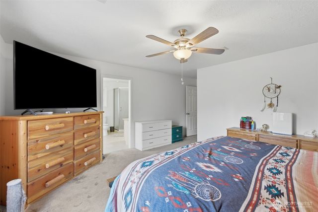 3206 Olympia Way, Longview, WA 98632