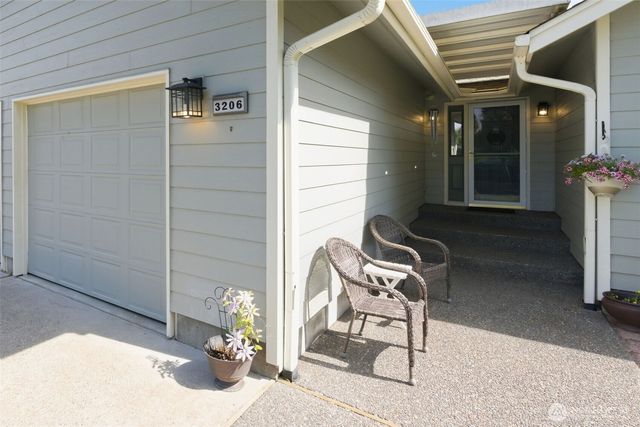 3206 Olympia Way, Longview, WA 98632