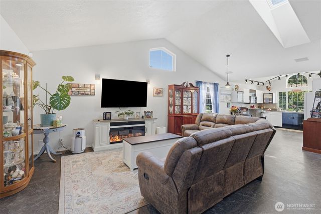 3206 Olympia Way, Longview, WA 98632