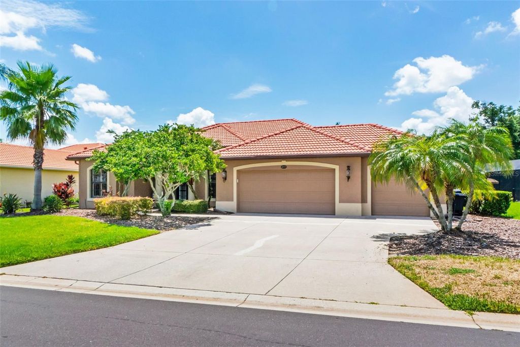 Image 4 of property listing at 289 PETREL TRAIL, Bradenton, FL 34212