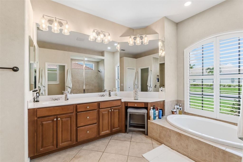 Image 41 of property listing at 289 PETREL TRAIL, Bradenton, FL 34212