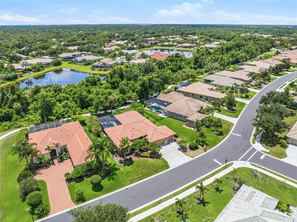Image 61 of property listing at 289 PETREL TRAIL, Bradenton, FL 34212