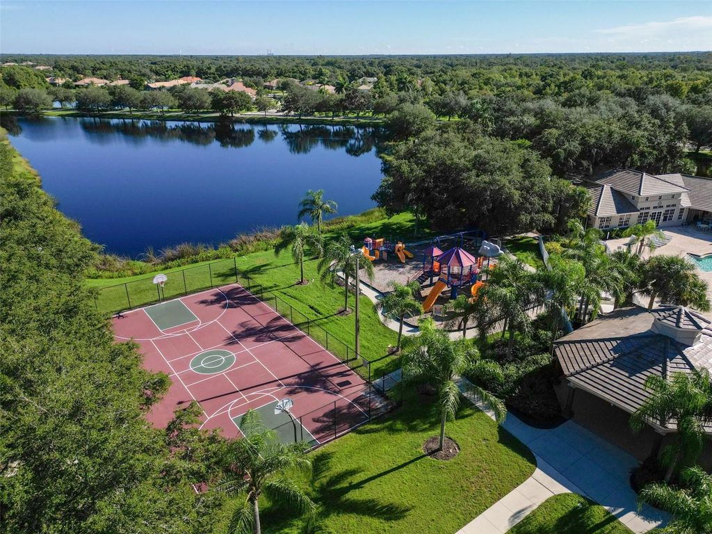 Image 79 of property listing at 289 PETREL TRAIL, Bradenton, FL 34212