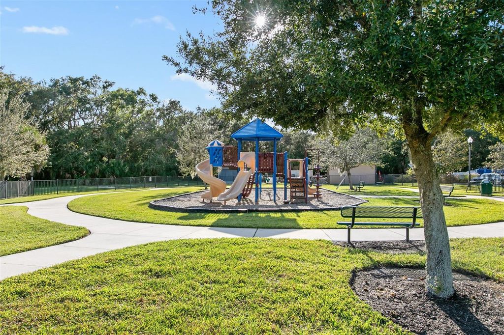 Image 88 of property listing at 289 PETREL TRAIL, Bradenton, FL 34212