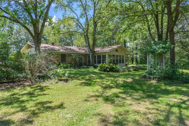 802 Caddo Lease, Mooringsport, LA 71060
