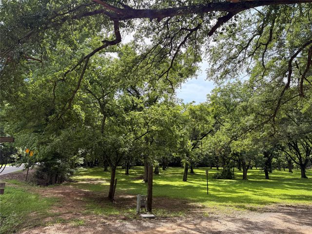 802 Caddo Lease, Mooringsport, LA 71060