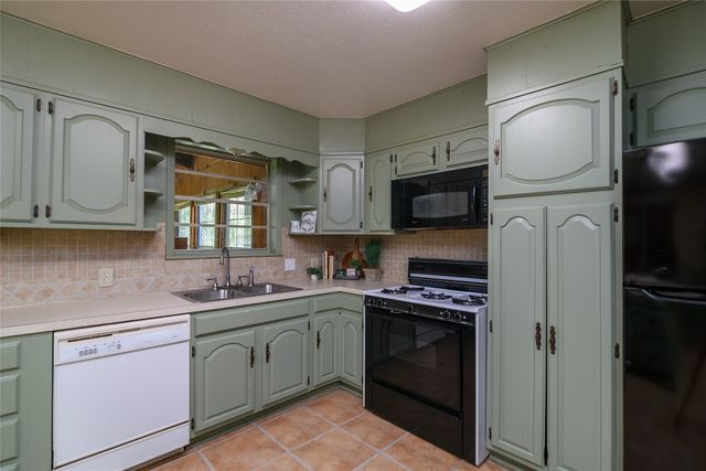 802 Caddo Lease, Mooringsport, LA 71060