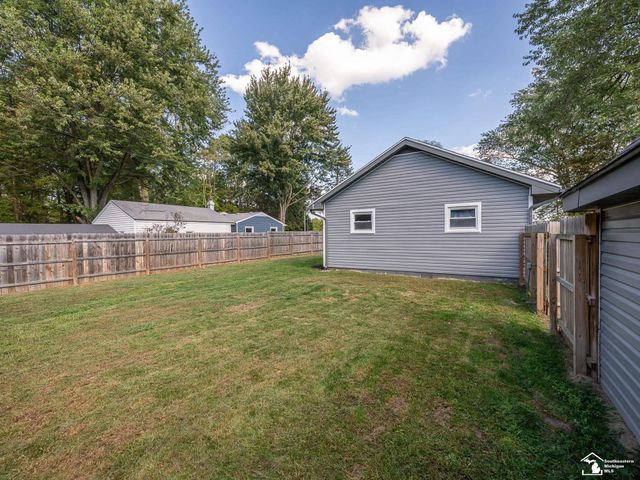 8307 Whiteford Road, Whiteford Twp, MI 49267