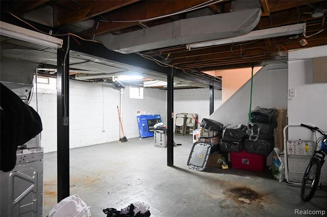 19330 Tracey Street, Detroit, MI 48235