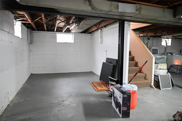 19330 Tracey Street, Detroit, MI 48235