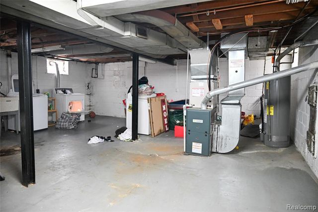 19330 Tracey Street, Detroit, MI 48235