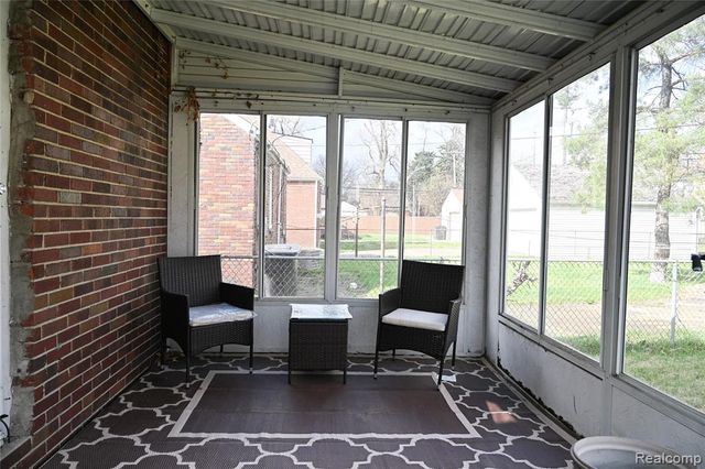 19330 Tracey Street, Detroit, MI 48235