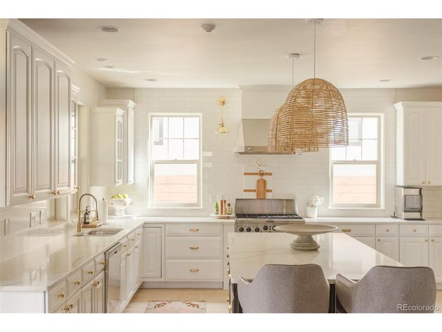 3050 S Bellaire St, Denver, CO 80222