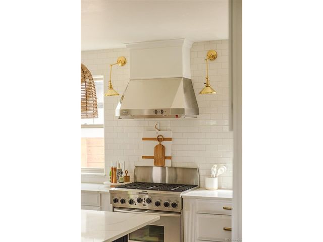 3050 S Bellaire St, Denver, CO 80222