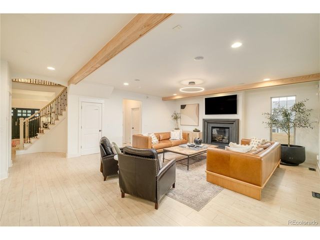 3050 S Bellaire St, Denver, CO 80222