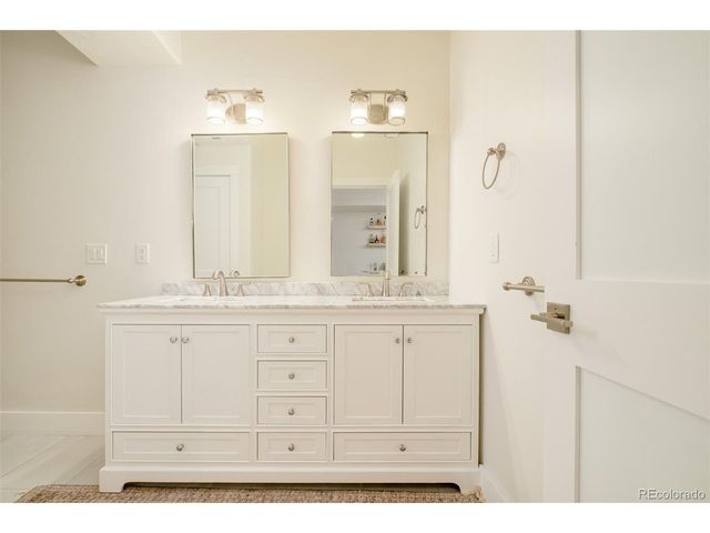 3050 S Bellaire St, Denver, CO 80222