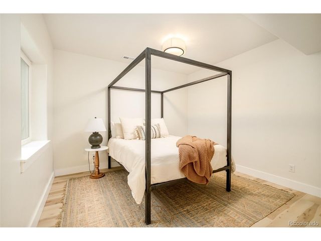 3050 S Bellaire St, Denver, CO 80222