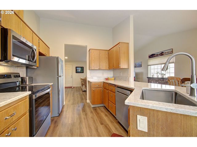 8327 Ne 54TH St, Vancouver, WA 98662