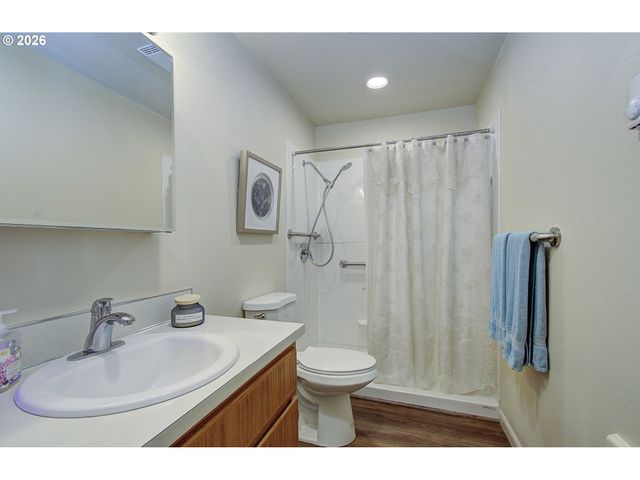 8327 Ne 54TH St, Vancouver, WA 98662