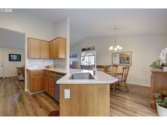 8327 Ne 54TH St, Vancouver, WA 98662