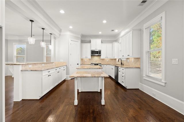 6272 Mount Vernon Oaks Drive, Sandy Springs, GA 30328