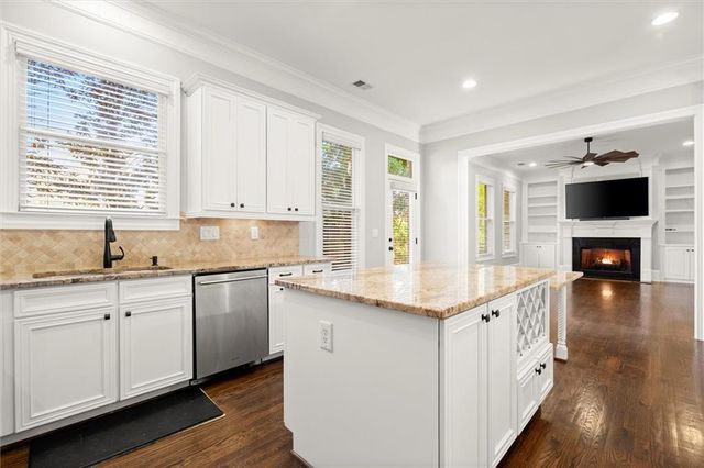 6272 Mount Vernon Oaks Drive, Sandy Springs, GA 30328