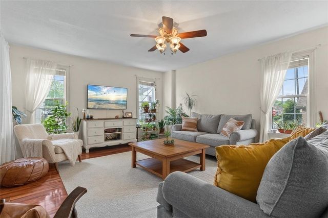 115 W Grandview Avenue, Zelienople Boro, PA 16063