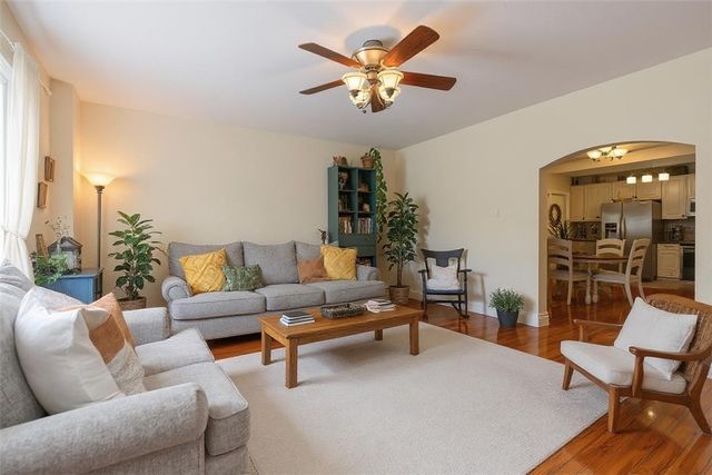 115 W Grandview Avenue, Zelienople Boro, PA 16063