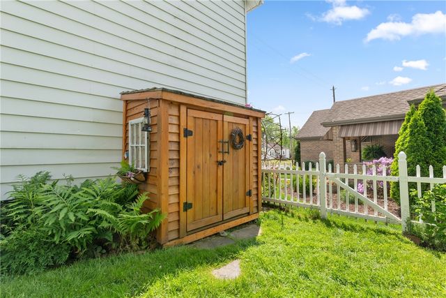 115 W Grandview Avenue, Zelienople Boro, PA 16063