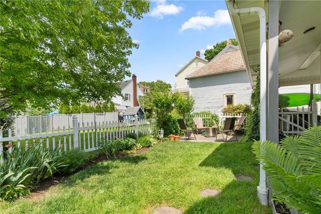 115 W Grandview Avenue, Zelienople Boro, PA 16063