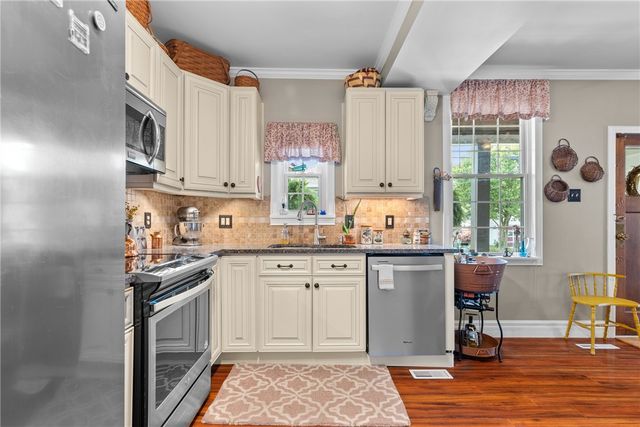 115 W Grandview Avenue, Zelienople Boro, PA 16063