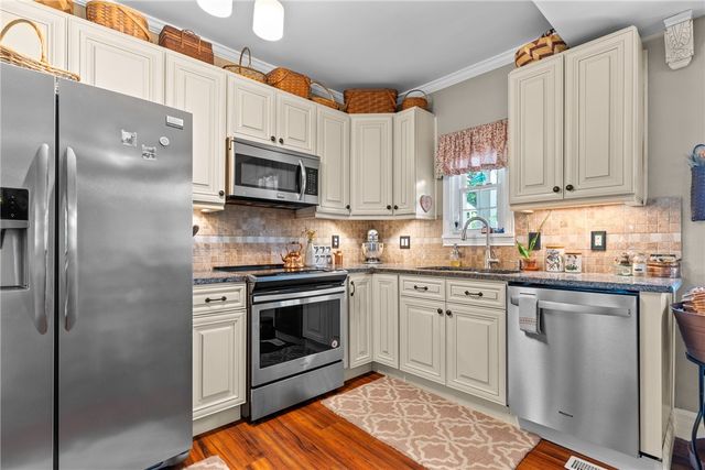 115 W Grandview Avenue, Zelienople Boro, PA 16063