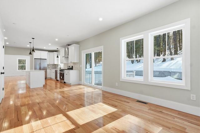 374 Brandy Brow, Haverhill, MA 01830