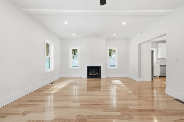 374 Brandy Brow, Haverhill, MA 01830