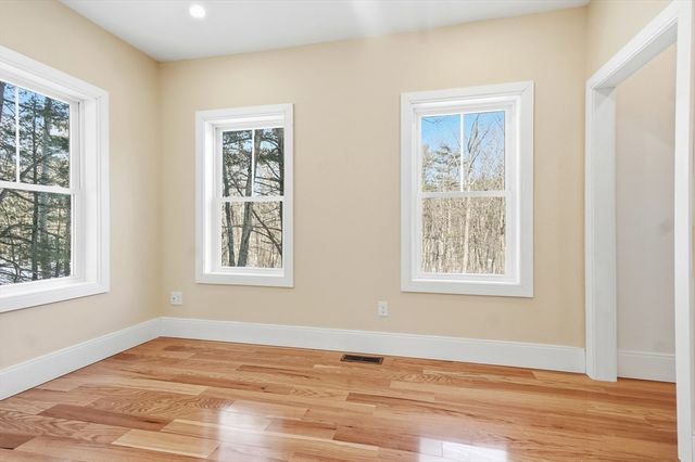 374 Brandy Brow, Haverhill, MA 01830