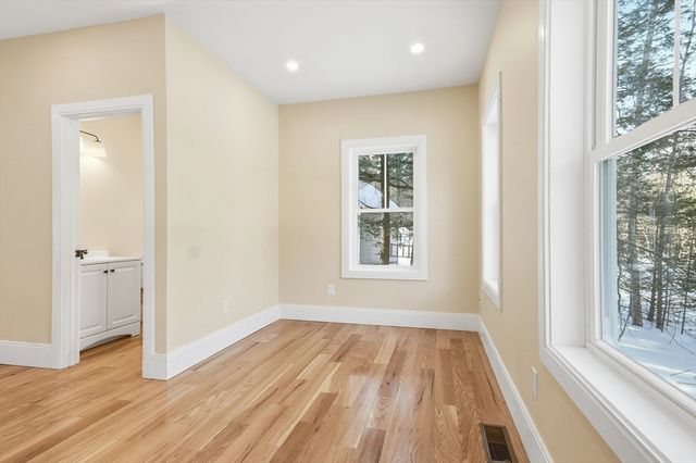 374 Brandy Brow, Haverhill, MA 01830