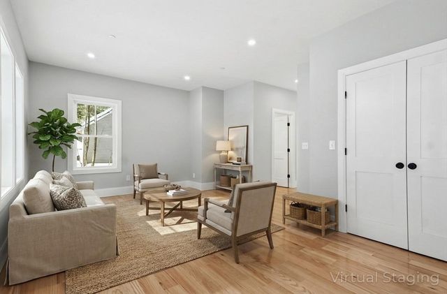 374 Brandy Brow, Haverhill, MA 01830