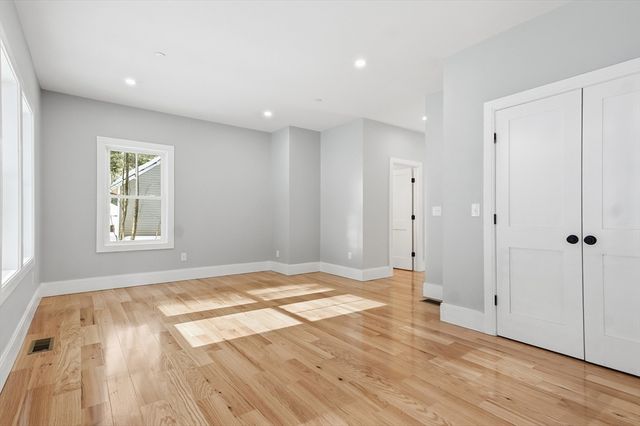 374 Brandy Brow, Haverhill, MA 01830