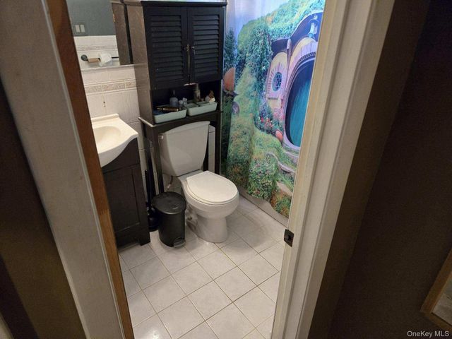 829 Stanley Street, West Islip, NY 11795