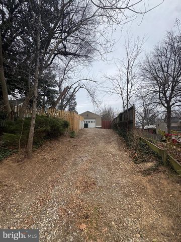 491 N LATHAM ST N, Alexandria, VA 22304