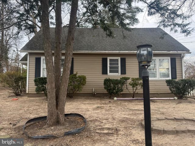 491 N LATHAM ST N, Alexandria, VA 22304