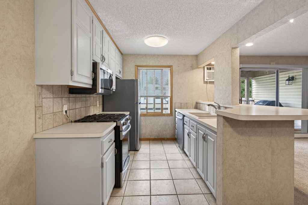 10720 Rockford Road 205, Plymouth, MN 55442 — photo 5