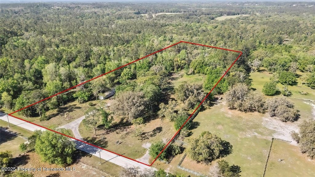 5025 Emerson Road, Brooksville, FL 34601