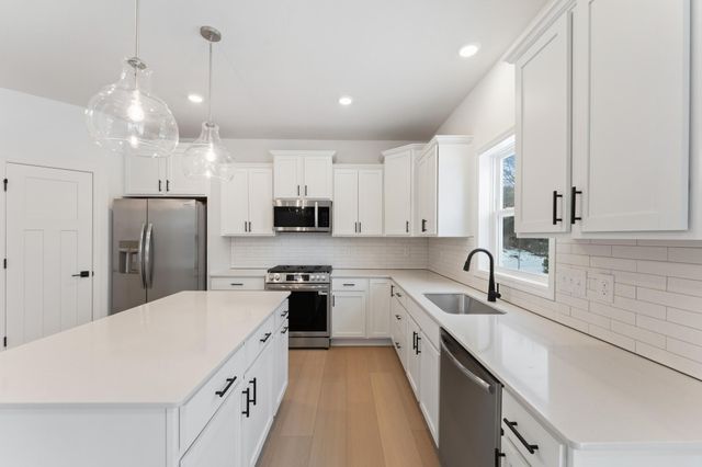 7538 Upper 42nd Street N, Oakdale, MN 55128