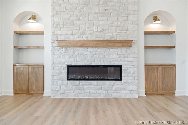 728 Lillian Way, Jeffersonville, IN 47130